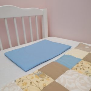pagalvė kūdikiui, pagalvė naujagimiui, plona kūdikio pagalvė, pagalvė į vežimėlį, maža pagalvėlė kūdikiui, maža naujagimio pagalvėlė, mažytė pagalvė, melsva pagalvė,